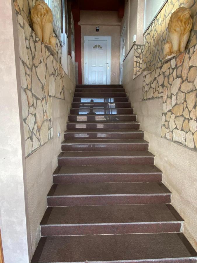 Blue Wave Apartments Туран Екстериор снимка