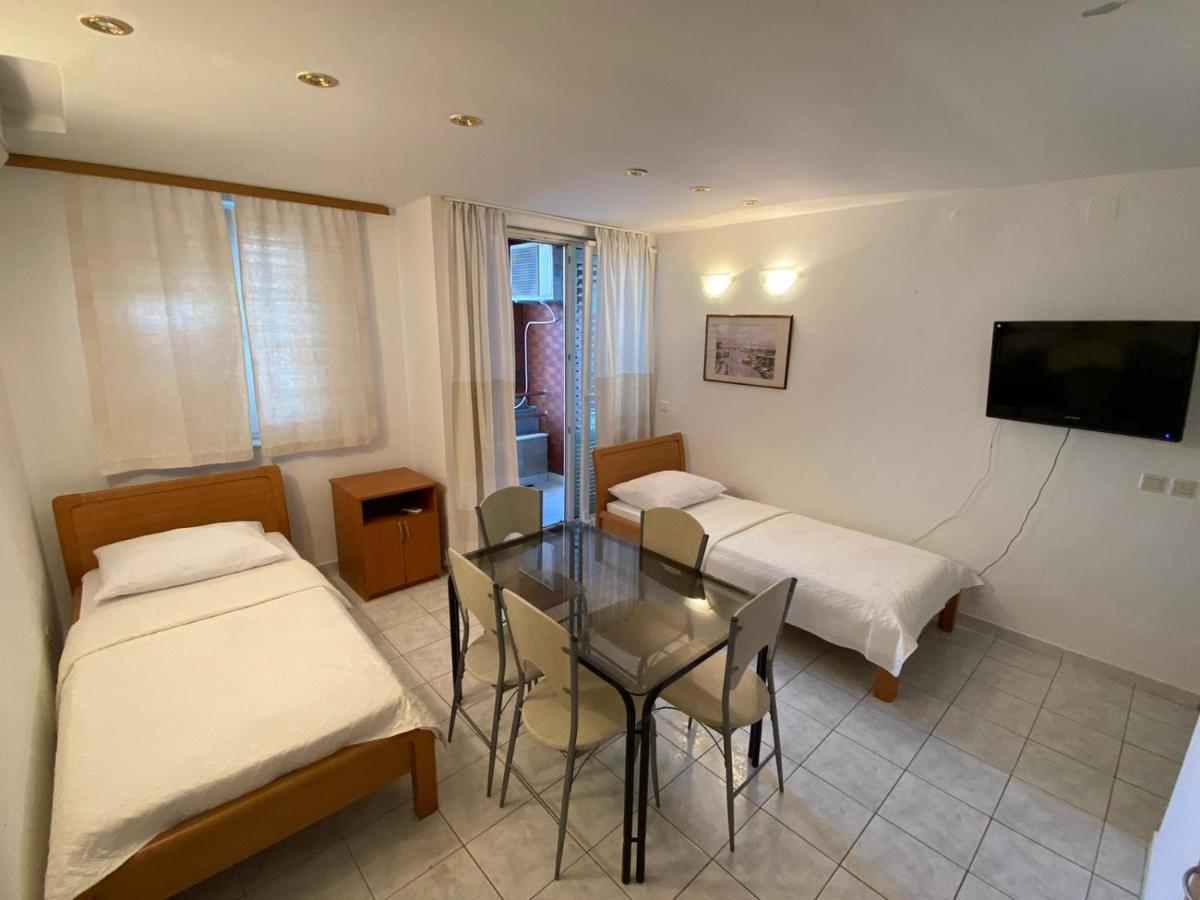 Blue Wave Apartments Туран Екстериор снимка